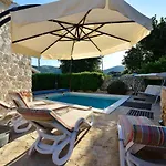 Villa Sweet Traditional Dalmatian House With Pool