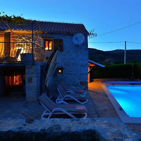 Sweet Traditional Dalmatian House With Pool Vila *