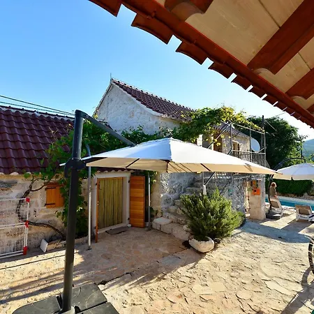 Sweet Traditional Dalmatian House With Pool
