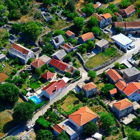 Sweet Traditional Dalmatian House With Pool Villa