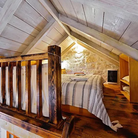 Sweet Traditional Dalmatian House With Pool *