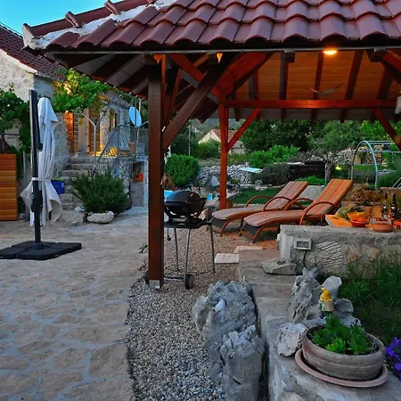 Sweet Traditional Dalmatian House With Pool Villa