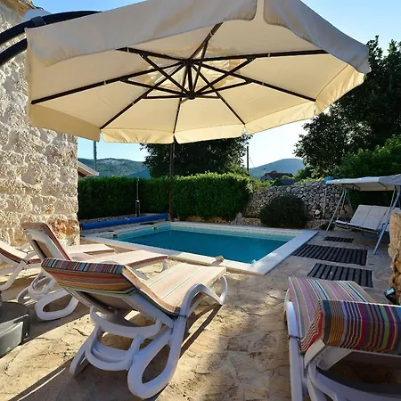 Vila Sweet Traditional Dalmatian House With Pool