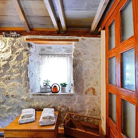 Sweet Traditional Dalmatian House With Pool Vila *