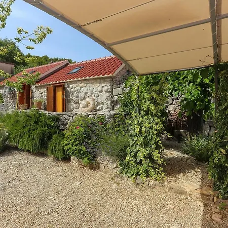 Sweet Traditional Dalmatian House With Pool *